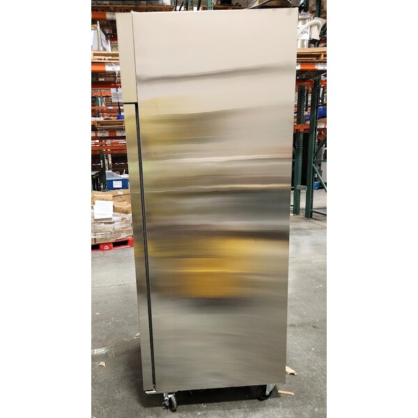 Scratch and Dent Avantco Z1-R-HC 29" Solid Door Stainless Steel Reach-In Refrigerator