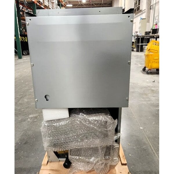 Scratch and Dent Avantco F4-ES-N 45-50 lb. Natural Gas Stainless Steel Floor Fryer - 85,000 BTU