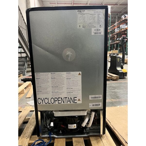 Scratch and Dent MicroFridge by Danby 3.1MF7-7A1 3.1 Cu. Ft. Black Solid Two Door Reach-In Refrigerator / Freezer with One Plug Microwave