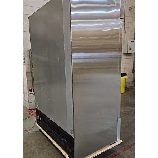 Scratch and Dent Avantco A-49R-HC 54" Solid Door Reach-In Refrigerator