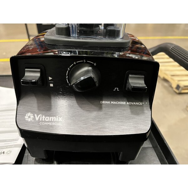 Scratch and Dent Vitamix 62824 Drink Machine Advance 2.3 hp Black Blender with 48 oz. Container - 120V