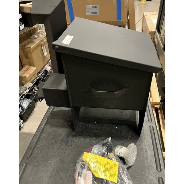 Scratch and Dent Backyard Pro BPF4G 4 Gallon Steel Liquid Propane Outdoor Deep Fryer - 90,000 BTU