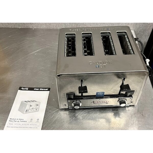 Scratch and Dent Avantco THD27208 Medium-Duty Bread/Bagel Switch 4-Slice Commercial Toaster with Wide 1 1/2" Slots - 208V