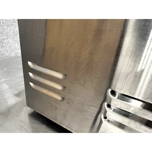 Scratch and Dent Avantco THD27208 Medium-Duty Bread/Bagel Switch 4-Slice Commercial Toaster with Wide 1 1/2" Slots - 208V