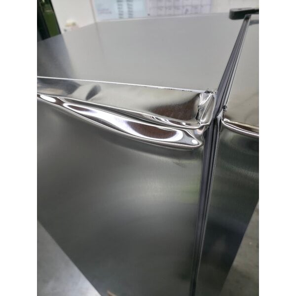 Scratch and Dent Avantco A-12R-HC 25" Solid Door Reach-In Refrigerator