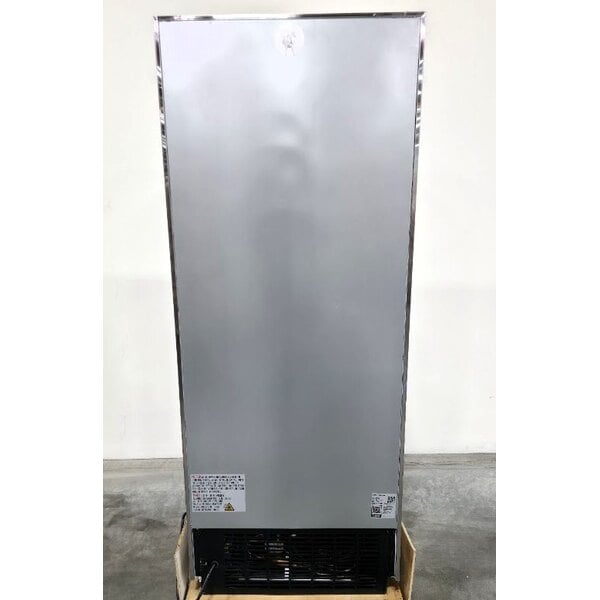 Scratch and Dent Avantco A-12R-HC 25" Solid Door Reach-In Refrigerator