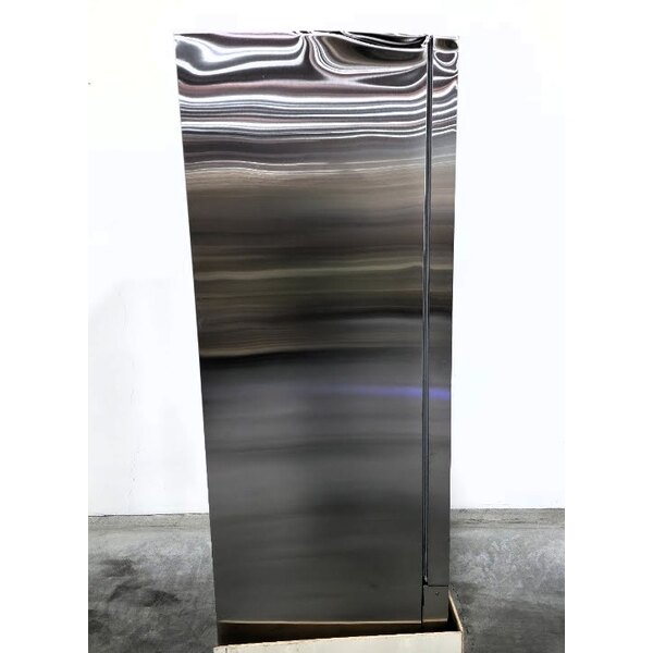 Scratch and Dent Avantco A-12R-HC 25" Solid Door Reach-In Refrigerator