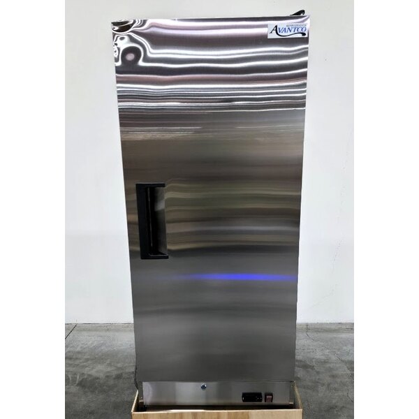 Scratch and Dent Avantco A-12R-HC 25" Solid Door Reach-In Refrigerator
