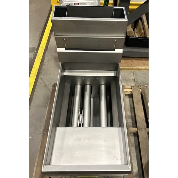 Scratch and Dent Pitco® 35C+S Natural Gas 35-40 lb. Stainless Steel Floor Fryer