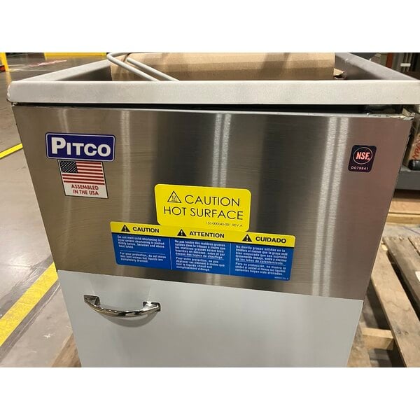 Scratch and Dent Pitco® 35C+S Natural Gas 35-40 lb. Stainless Steel Floor Fryer