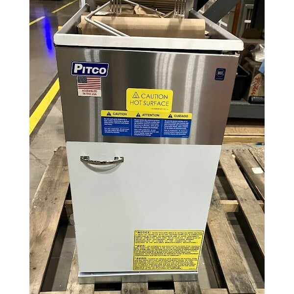 Scratch and Dent Pitco® 35C+S Natural Gas 35-40 lb. Stainless Steel Floor Fryer