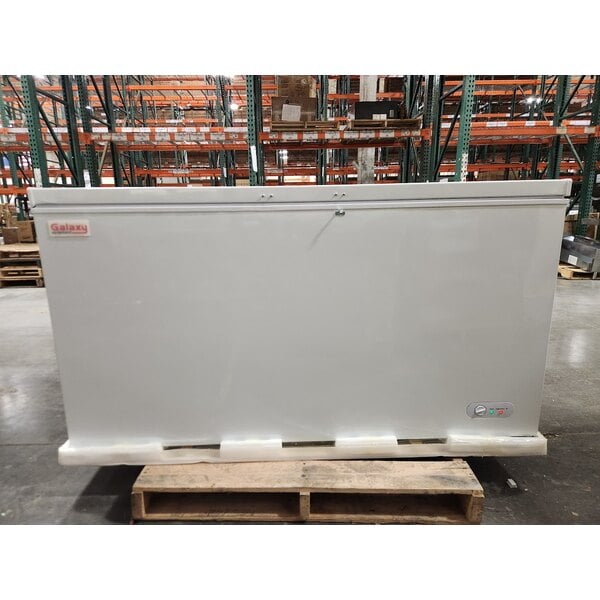 Scratch and Dent Galaxy CF16HC Commercial Chest Freezer - 15.9 cu. ft.