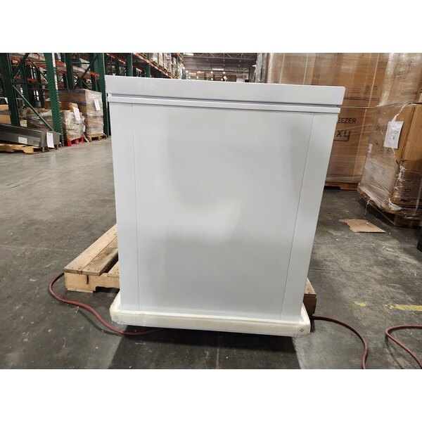 Scratch and Dent Galaxy CF16HC Commercial Chest Freezer - 15.9 cu. ft.