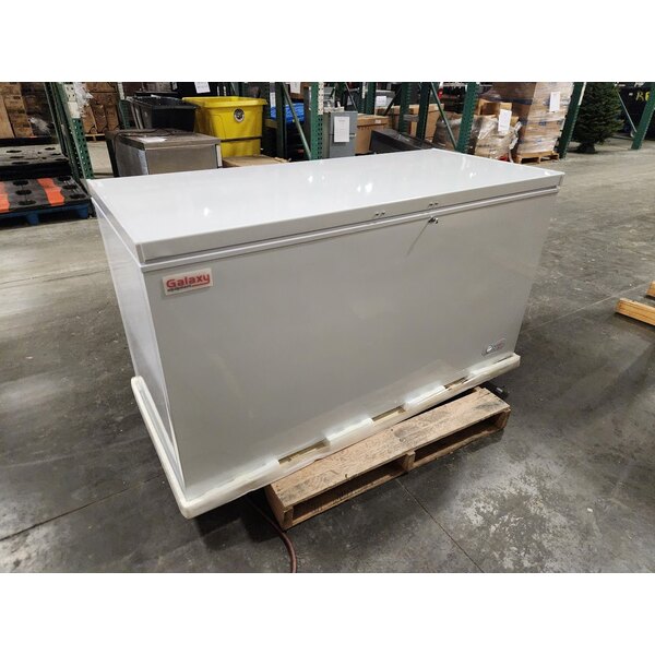 Scratch and Dent Galaxy CF16HC Commercial Chest Freezer - 15.9 cu. ft.