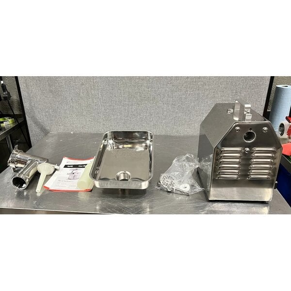 Scratch and Dent Avantco MG12R #12 Meat Grinder with Reverse Setting - 110V, 1 hp