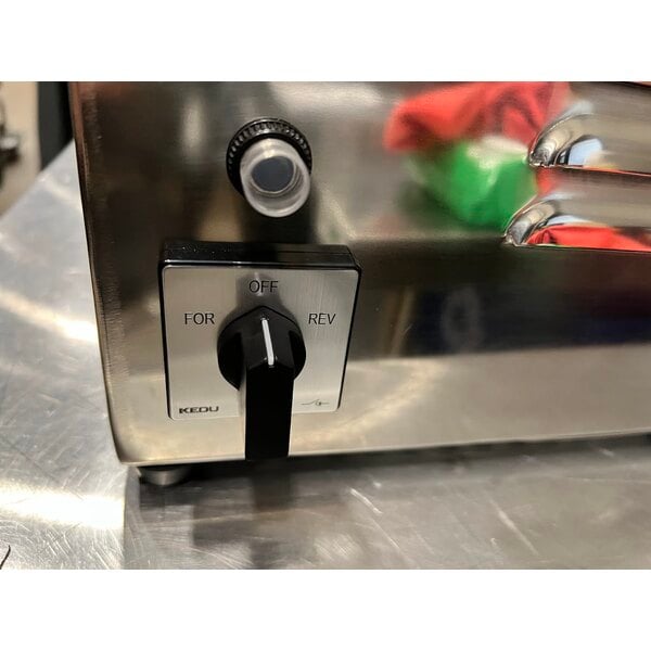 Scratch and Dent Avantco MG12R #12 Meat Grinder with Reverse Setting - 110V, 1 hp