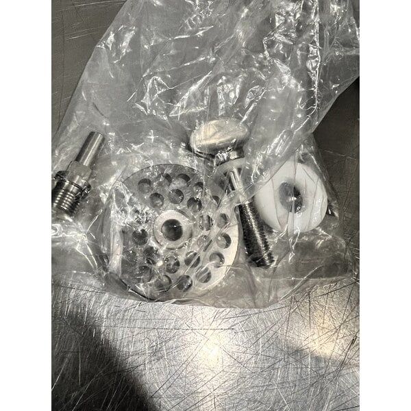 Scratch and Dent Avantco MG12R #12 Meat Grinder with Reverse Setting - 110V, 1 hp