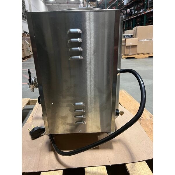 Scratch and Dent Avantco HWD10D 10 Gallon Bulk Hot Water Dispenser - 208/240V, 7,000W