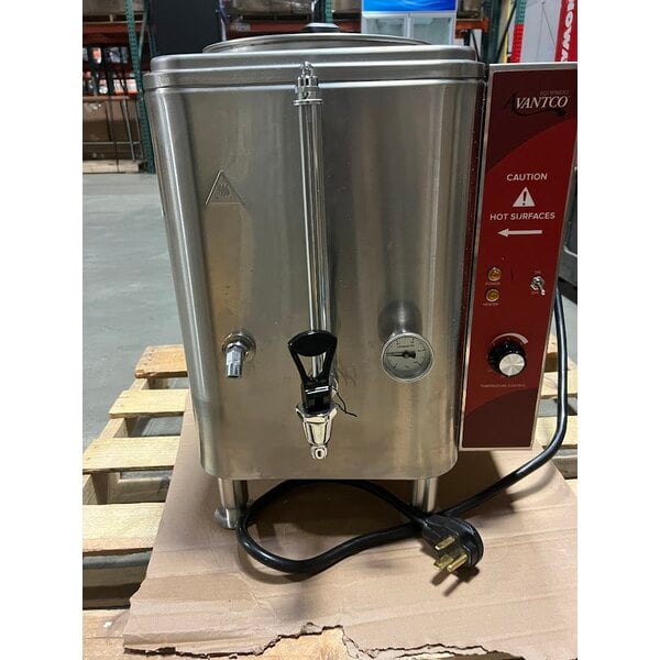 Scratch and Dent Avantco HWD10D 10 Gallon Bulk Hot Water Dispenser - 208/240V, 7,000W
