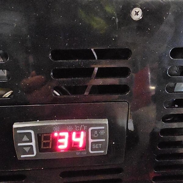 Scratch and Dent Emperor's Select CSD-71 Countertop Refrigerated Sushi Display Case