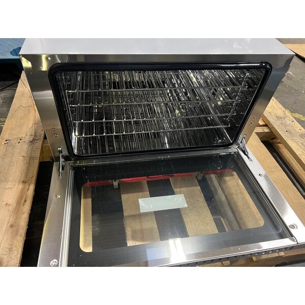 Scratch and Dent Avantco CO-16 Half Size Countertop Convection Oven, 1.5 Cu. Ft. - 120V, 1600W