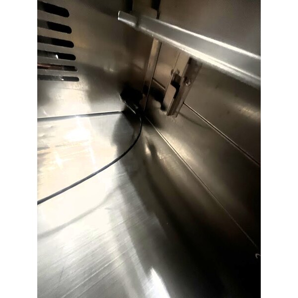 Scratch and Dent Avantco SF-10 31" Reach-In Blast Chiller / Freezer 88 lb. / 77 lb.