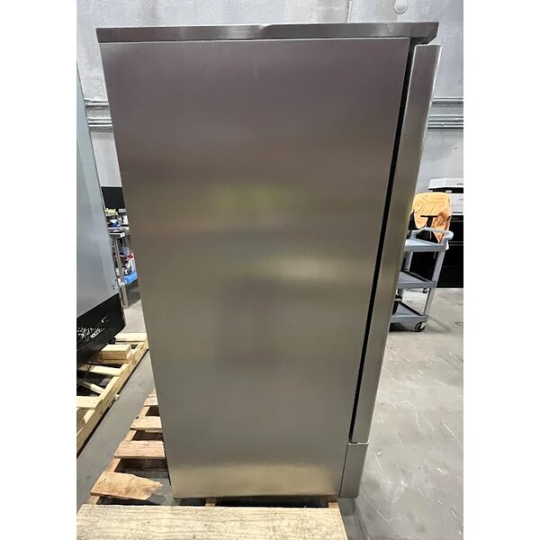 Scratch and Dent Avantco SF-10 31" Reach-In Blast Chiller / Freezer 88 lb. / 77 lb.
