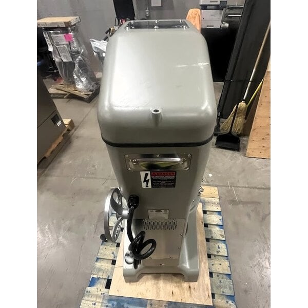 Scratch and Dent Globe SP60 60 Qt. Planetary Floor Mixer with Guard & Standard Accessories - 220V, 3 hp