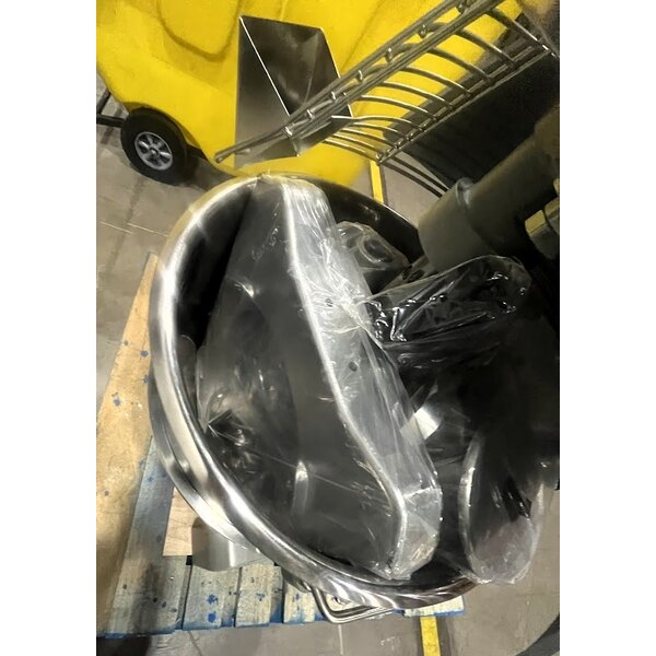 Scratch and Dent Globe SP60 60 Qt. Planetary Floor Mixer with Guard & Standard Accessories - 220V, 3 hp