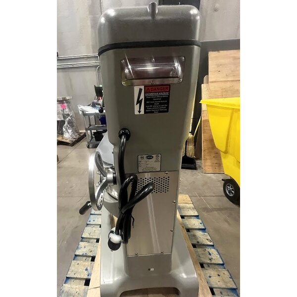 Scratch and Dent Globe SP60 60 Qt. Planetary Floor Mixer with Guard & Standard Accessories - 220V, 3 hp