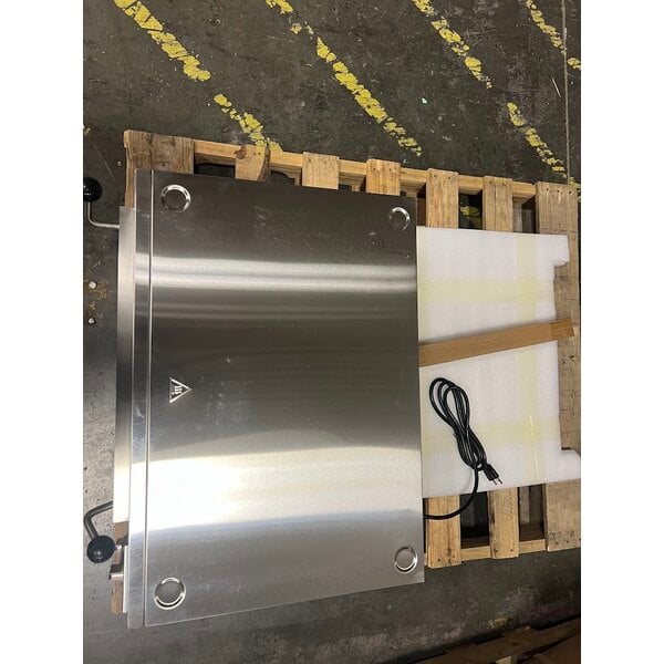 Scratch and Dent Avantco DPO-18-S Single Deck Countertop Pizza/Bakery Oven - 1700W, 120V