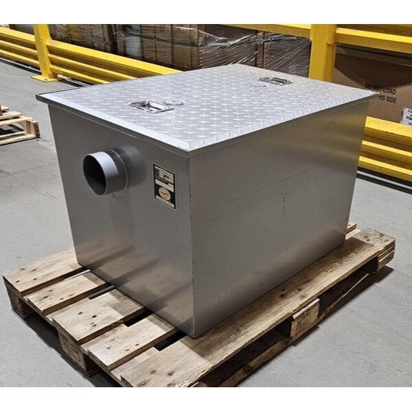 Scratch and Dent Regency 100 lb. 50 GPM Grease Trap with 4" Non-Threaded Connections - PDI Certified