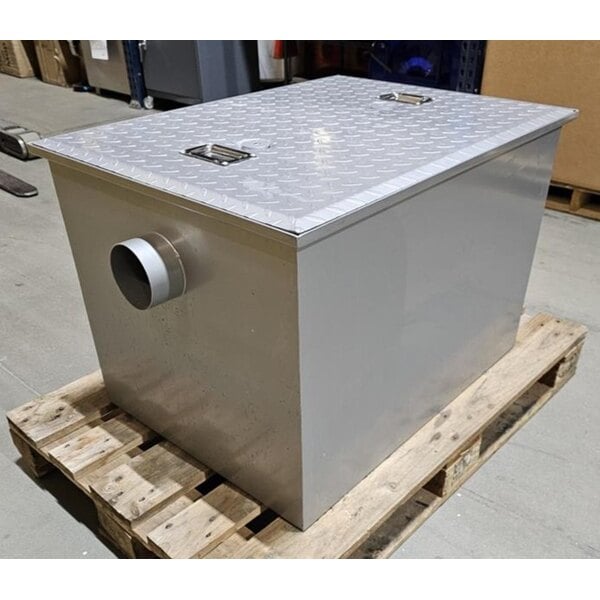 Scratch and Dent Regency 100 lb. 50 GPM Grease Trap with 4" Non-Threaded Connections - PDI Certified