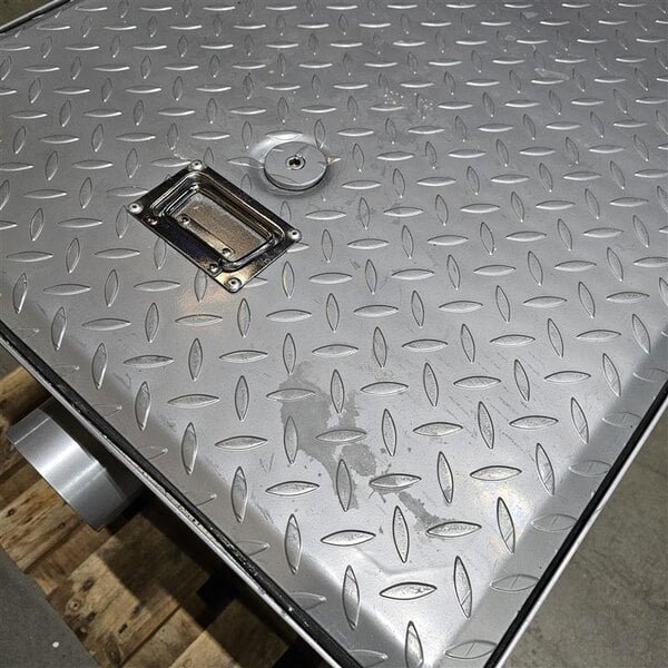 Scratch and Dent Regency 100 lb. 50 GPM Grease Trap with 4" Non-Threaded Connections - PDI Certified