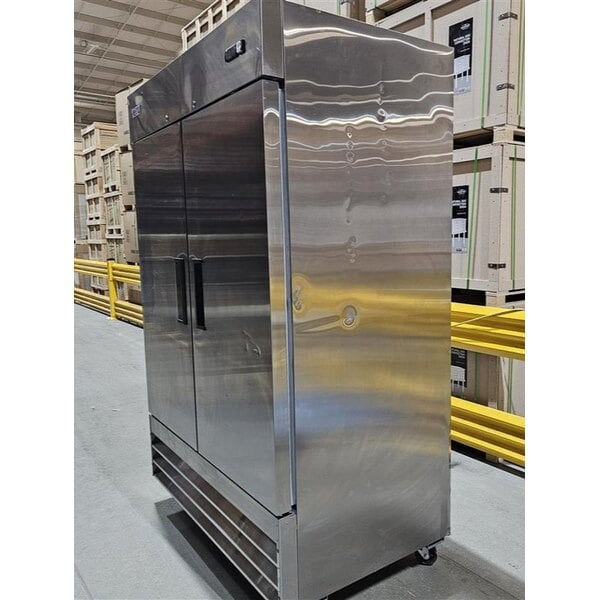 Scratch and Dent Avantco A-49F-HC 54" Solid Door Reach-In Freezer