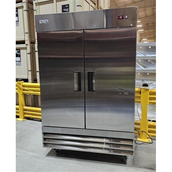 Scratch and Dent Avantco A-49F-HC 54" Solid Door Reach-In Freezer