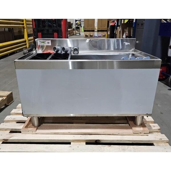 Scratch and Dent Regency 21" x 30" Underbar Ice Bin with 7 Circuit Post-Mix Cold Plate and Bottle Holders