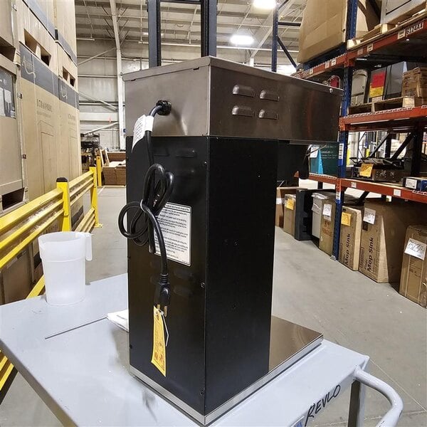 Scratch and Dent Curtis CAFE0AP10A000 Pourover 2.2 Liter Airpot Coffee Brewer - 120V