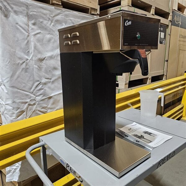 Scratch and Dent Curtis CAFE0AP10A000 Pourover 2.2 Liter Airpot Coffee Brewer - 120V