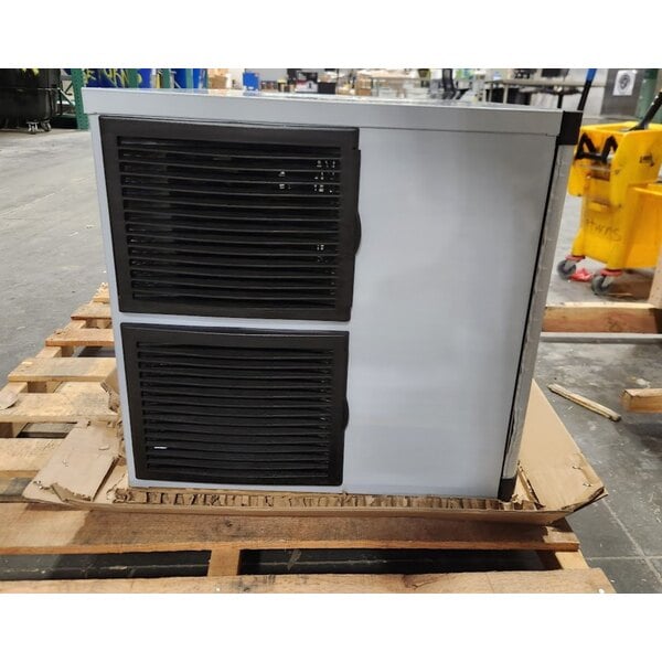 Scratch and Dent Avantco Ice MC-H-530-A 30" Air Cooled Modular Half Cube Ice Machine - 500 lb.