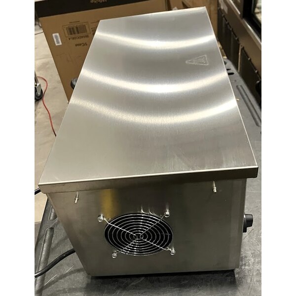 Scratch and Dent Vollrath CM2-12026 JW2 26" Countertop Cheese Melter - 120V