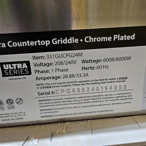 Scratch and Dent Cooking Performance Group GU-CPG-24-M Ultra Series 24" Chrome Plated Electric Countertop Griddle - 6,000W / 8,000W, 208 / 240V