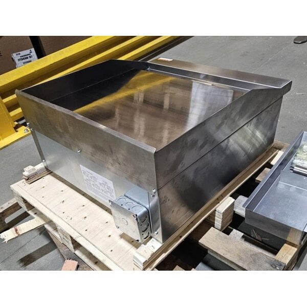 Scratch and Dent Cooking Performance Group GU-CPG-24-M Ultra Series 24" Chrome Plated Electric Countertop Griddle - 6,000W / 8,000W, 208 / 240V