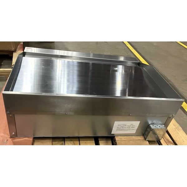 Scratch and Dent Cooking Performance Group GU-CPG-36-M Ultra Series 36" Chrome Plated Electric Countertop Griddle - 9,000W / 12,000W, 208 / 240V