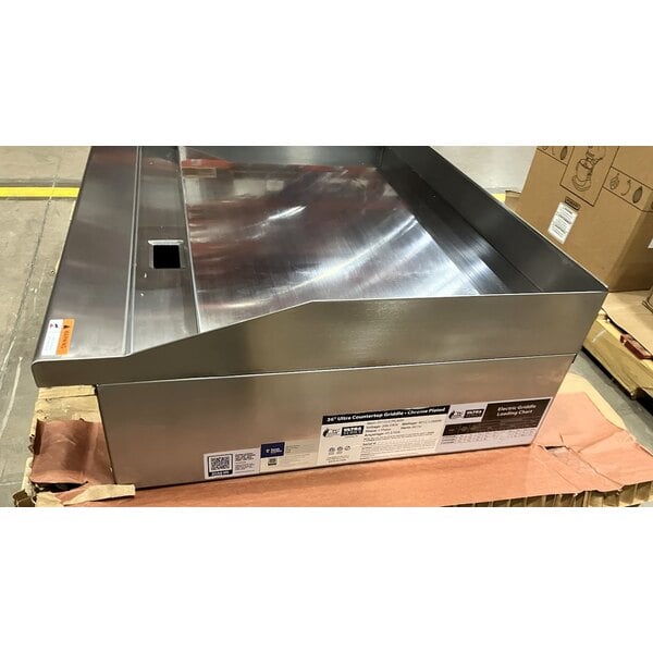 Scratch and Dent Cooking Performance Group GU-CPG-36-M Ultra Series 36" Chrome Plated Electric Countertop Griddle - 9,000W / 12,000W, 208 / 240V