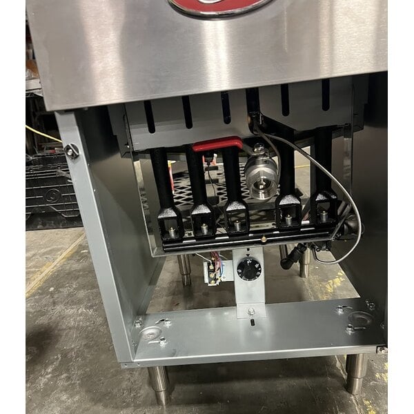 Scratch and Dent Avantco F5-ES-N 65-70 lb. Natural Gas Stainless Steel Floor Fryer - 100,000 BTU