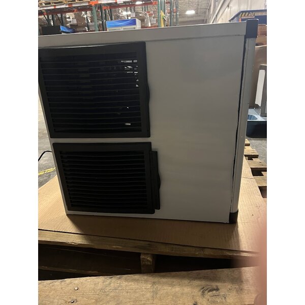 Scratch and Dent Avantco Ice MC-F-430-A 30" Air Cooled Modular Full Cube Ice Machine - 397 lb.