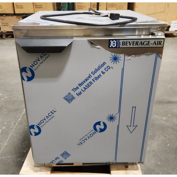 Scratch and Dent Beverage-Air UCF20HC 20" Low Profile Undercounter Freezer