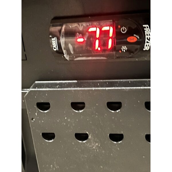 Scratch and Dent Avantco SS-UC-27F-HC 27" Undercounter Freezer