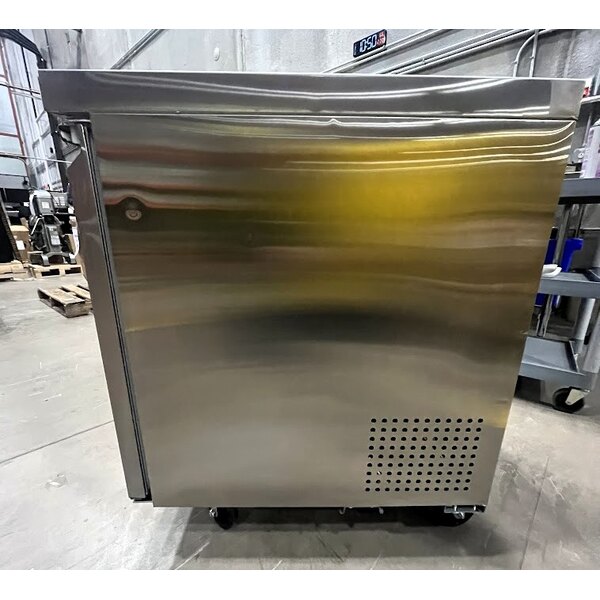Scratch and Dent Avantco SS-UC-27F-HC 27" Undercounter Freezer